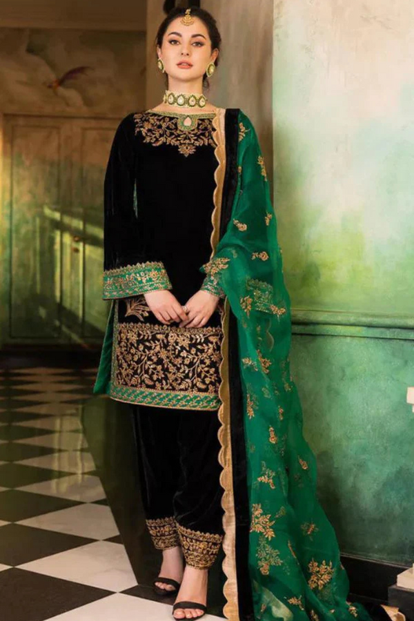 Zainab Chottani VELVET 3PC Embroidered Q0483