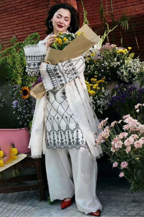 Lawn-3PC Embroidered Shirt with Digital Printed Jacquard Dupatta- 1383